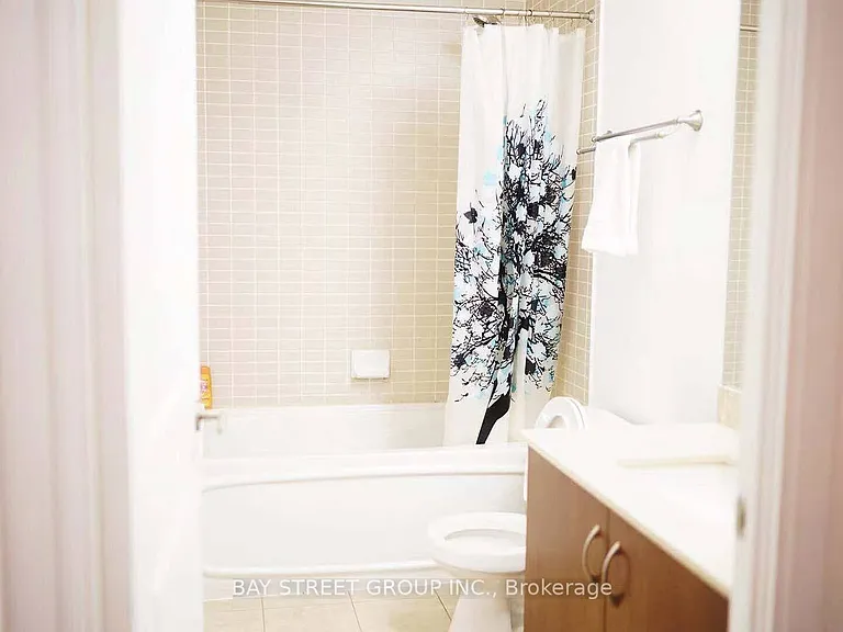18 Yorkville Ave #2301 — Photo 7