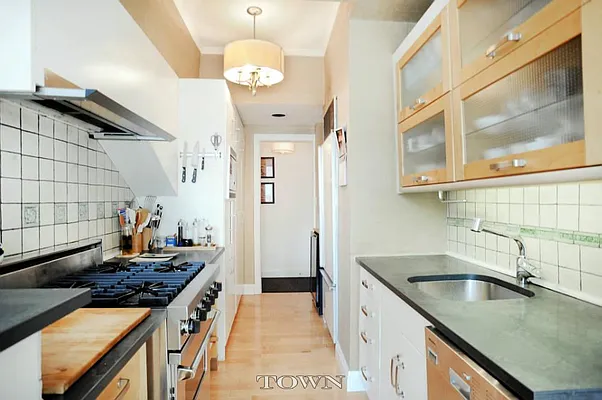 Rented by Town Residential | media 15