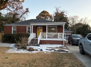 907 Philpotts Rd, Norfolk, VA 23513