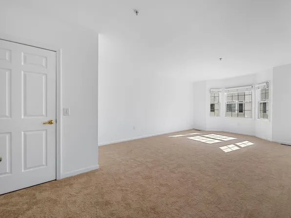 252 The Promenade image 12 of 28