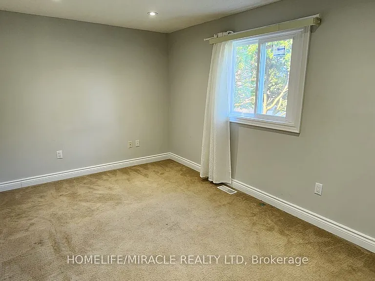 264 Wright Cres — Photo 22