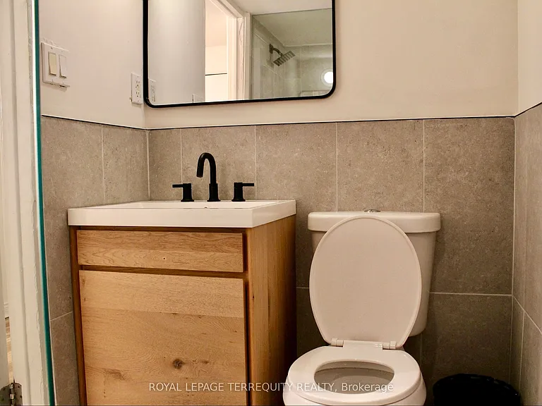 140 Wolverleigh Blvd #LOWER — Photo 20