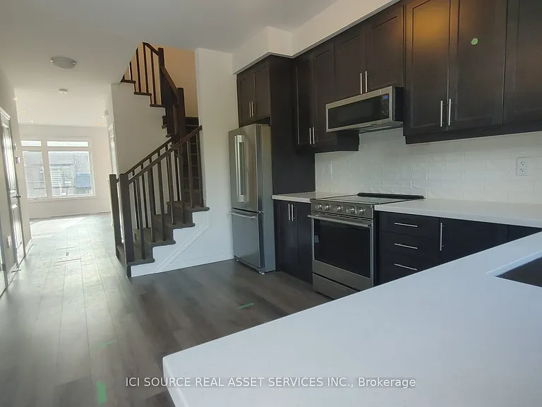 120 Court Dr #65 — Photo 5