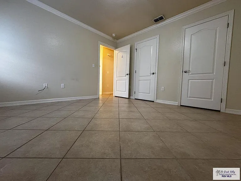 2304 Concord Pl — Photo 9