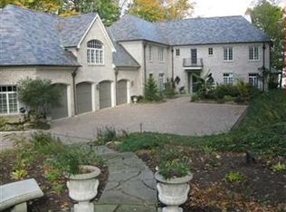 21134 Avalon Dr, Rocky River, OH 44116