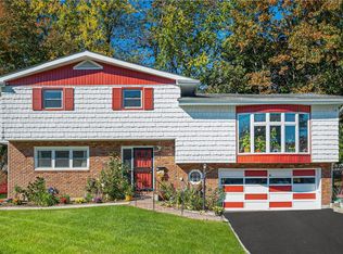 10 Clarendon Pl, Scarsdale, NY 10583