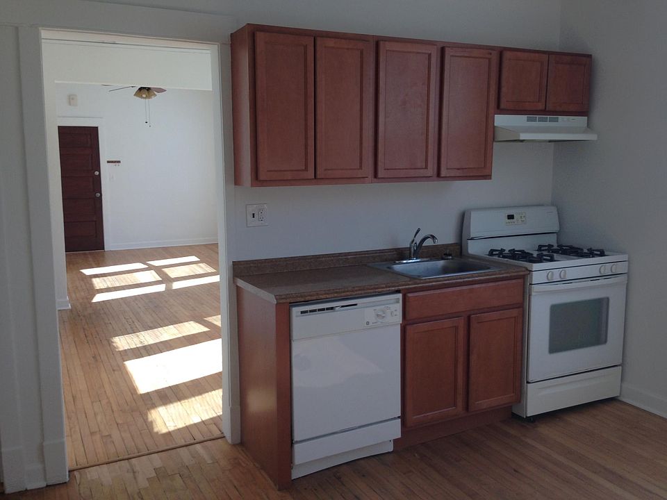 1st image of 2052 W Lawrence Ave