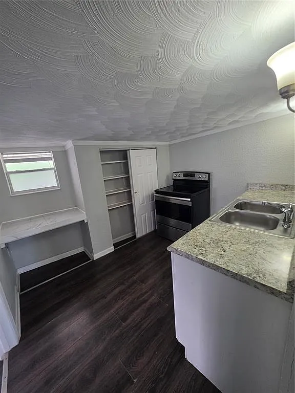 2 bed, 1.0 bath, 820 sqft, $1,895 — Photo 3