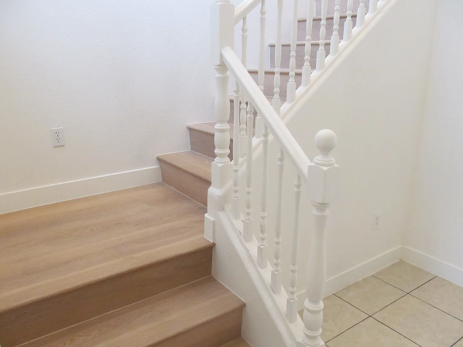 3 bed, 2.5 bath, 1231 sqft, $1,750 — Photo 3