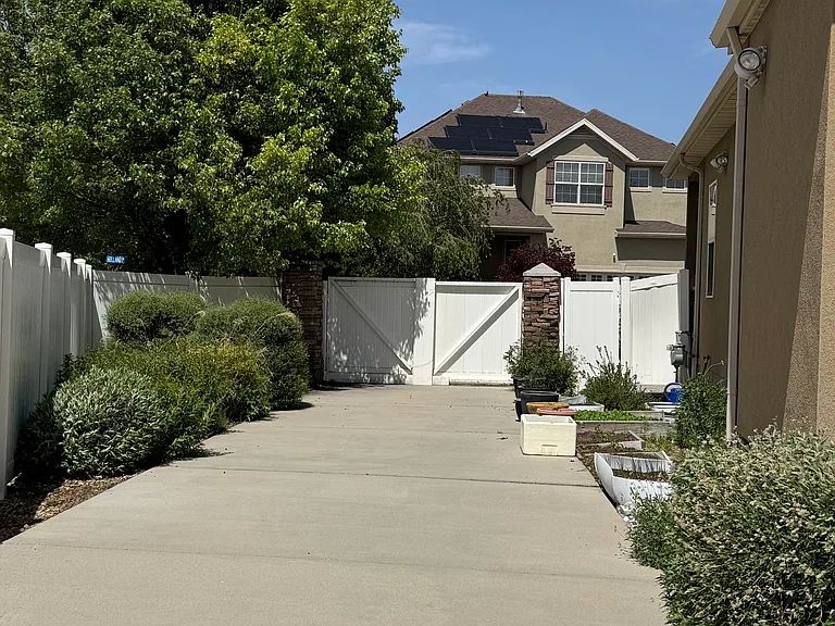 4047 W Hollandia Ln — Photo 5