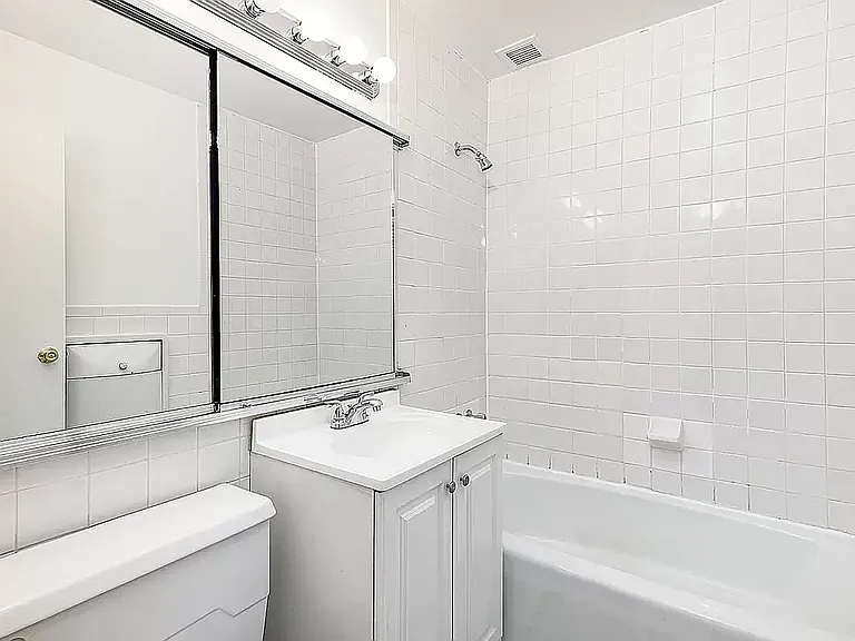154 W 70th St #5E — Photo 3