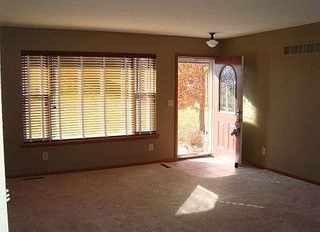 5th image of 8 Western Oaks Dr
