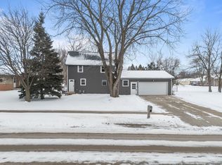 1212 Rosehill Rd, Kaukauna, WI 54130
