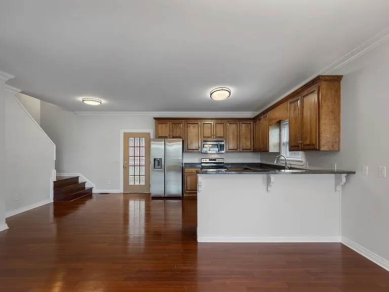 3516 Walnut Grove Ln NE — Photo 8