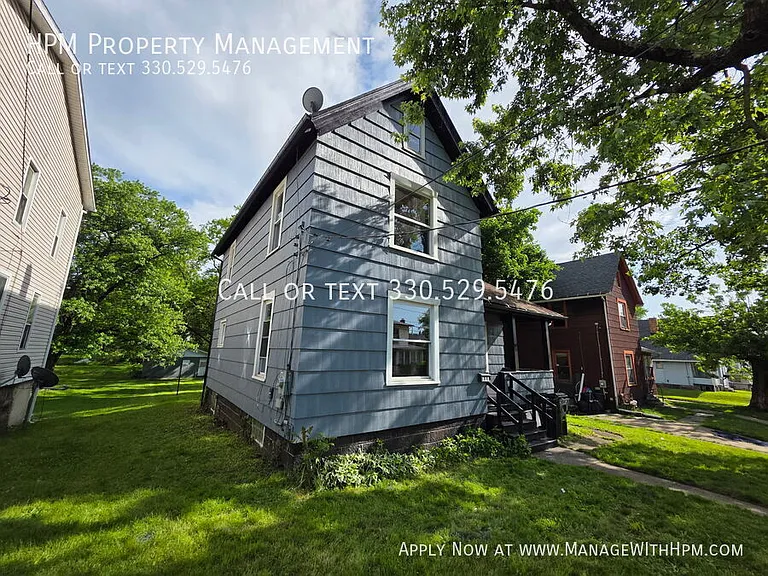 111 Maple Ave SE — Photo 1
