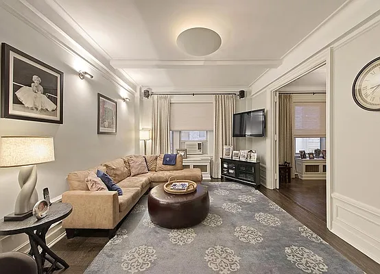 Sold by Warburg | media 1