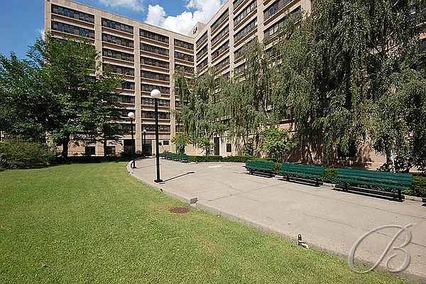 Sold by Bellmarc Realty | media 3