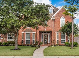 210 Whitehall Ln, League City, TX 77573