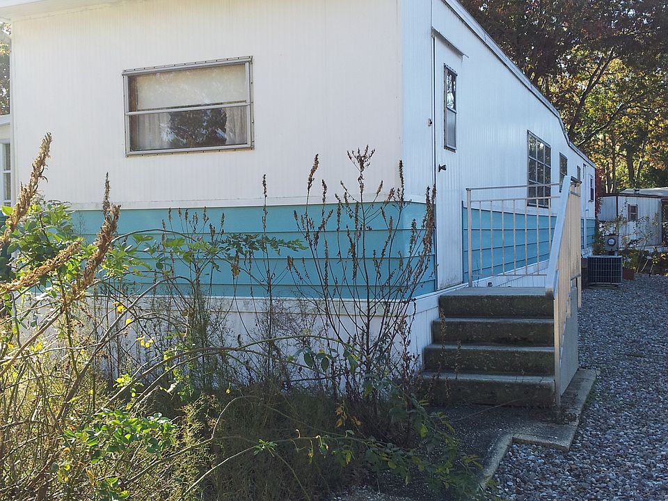 2nd image of 322 Roberts Rd