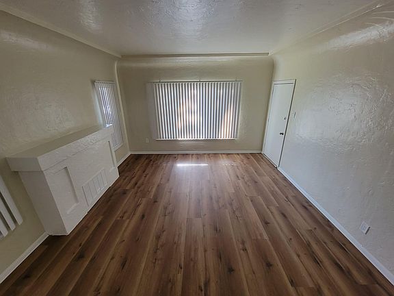 3rd image of 2072 Chestnut Ave APT A