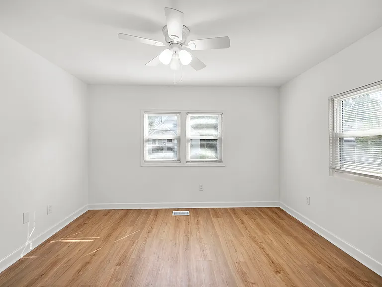 138 Maryland Park Dr — Photo 22