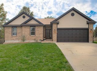 12495 S Crest Cir, Olathe, KS 66061