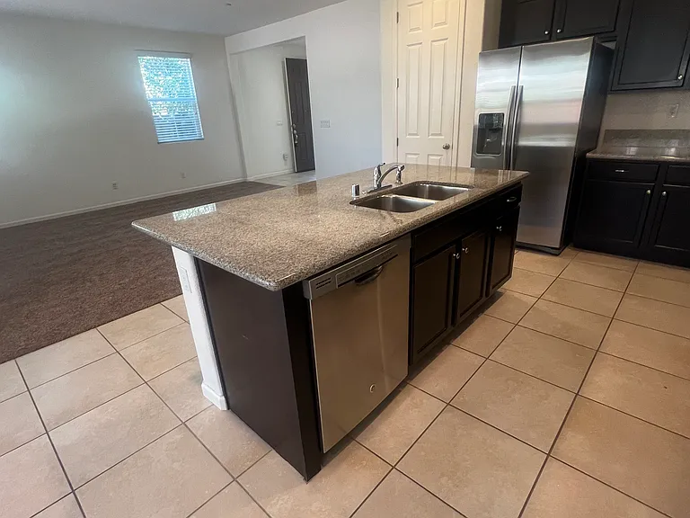 155 W Ladd Dr — Photo 9