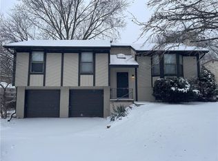 7702 NW 72nd St, Kansas City, MO 64152