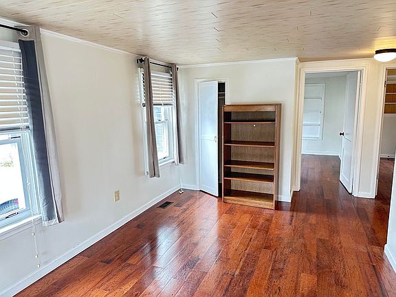 5th image of 602 Jefferson St