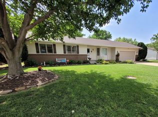 821 N Garfield St, Cheney, KS 67025