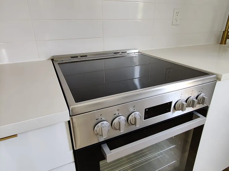 1242 Park Pl #2F — Photo 8