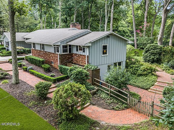 4th image of 10 Woodland Drive