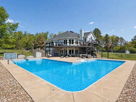 4th image of 3313 Cedar Hill Dr NE