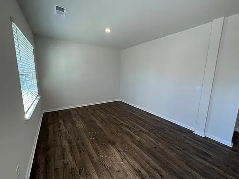 2148 Vanderlyn St — Photo 5