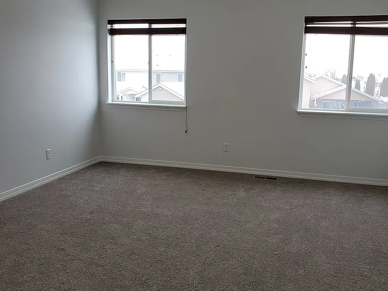 4615 W Princetown Ln — Photo 11