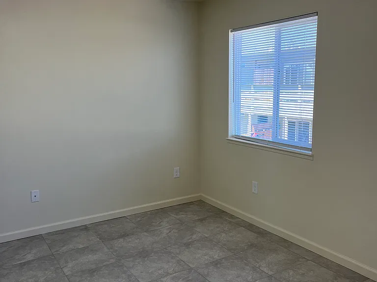 318 Soledad St #12 — Photo 5