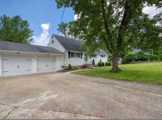 935 Bank St #A, Aurora, OH 44202