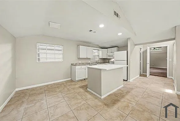 8716 N Blvd — Photo 17