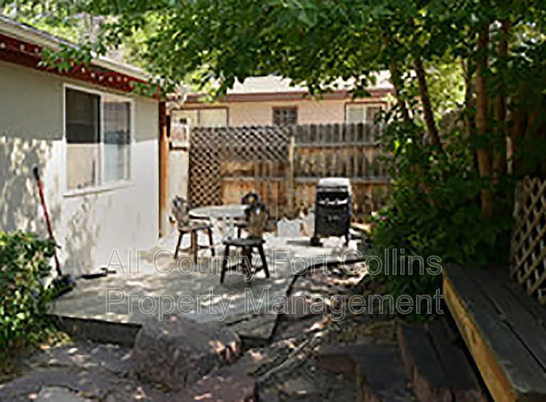 817 E Laurel St — Photo 12