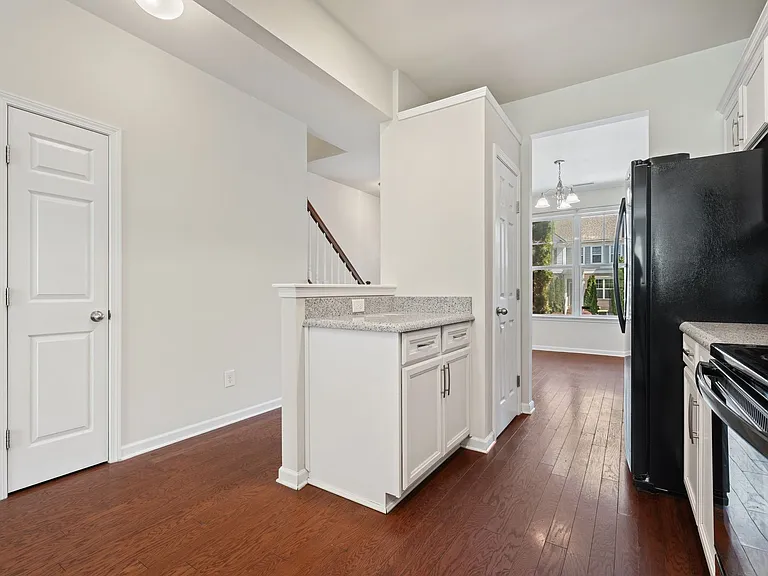 100 Stratford Lakes Dr #265 — Photo 6