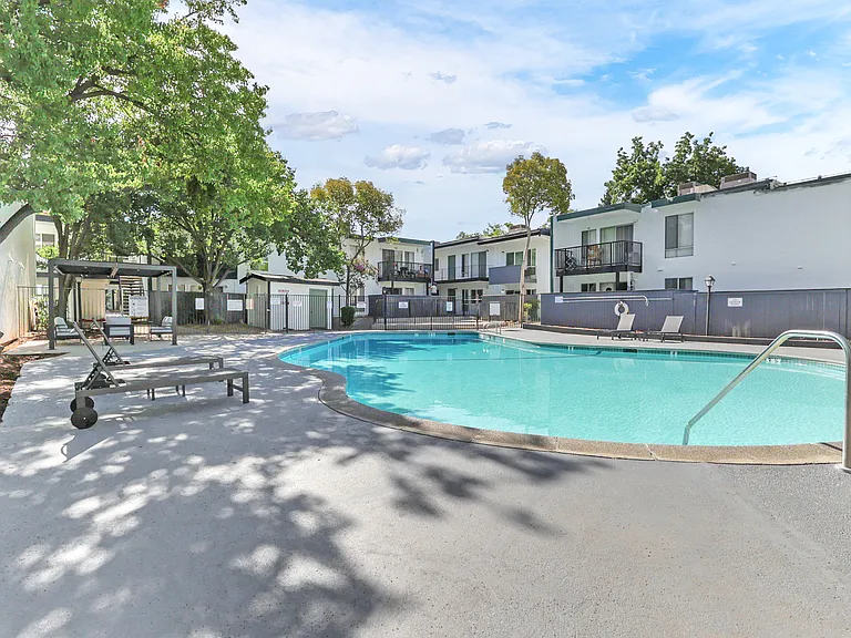 Courtyard Apartments — Photo 8