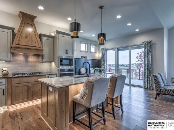 11267 S 102nd Ave, Papillion, NE 68046