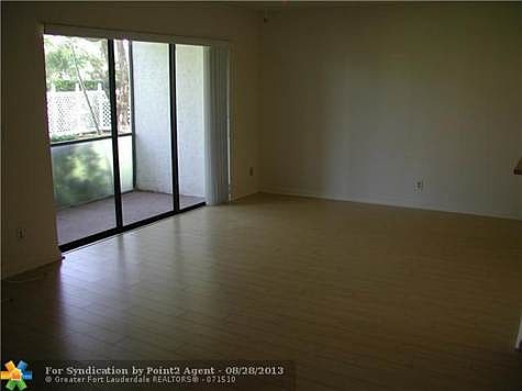 3rd image of 105 Lincoln Ct #105