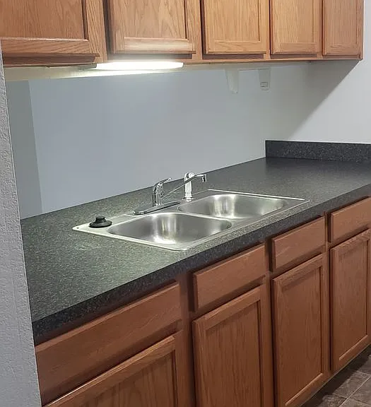 Glen Crest Apartments — Photo 25