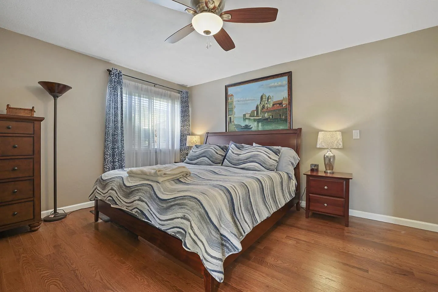 3 bed, 1437 sqft, $4,400 — Photo 3