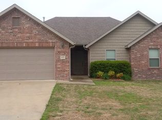 659 N Sundance Dr, Fayetteville, AR 72704