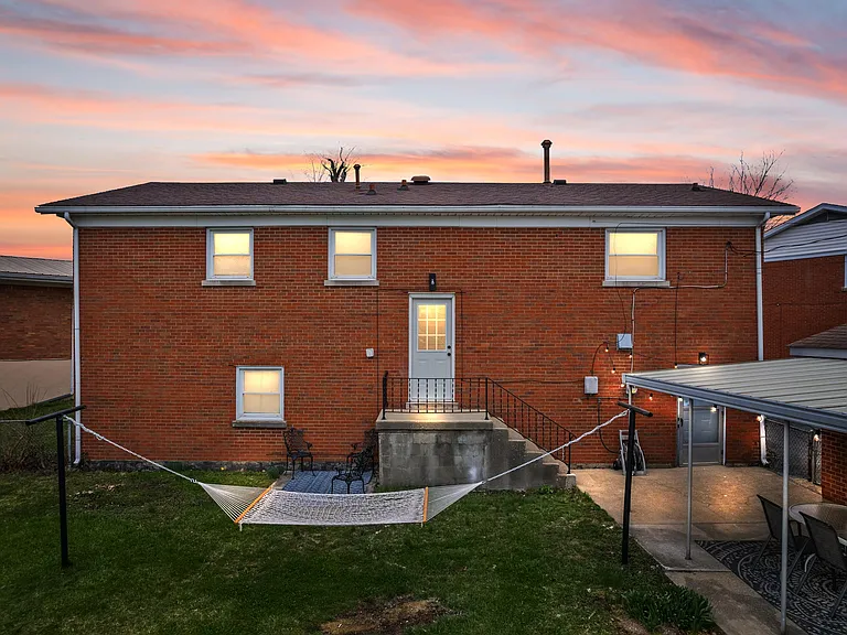 1706 Cameron Ct — Photo 43