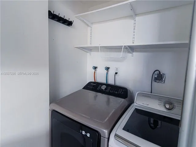 19200 NE 25th Ave #322C — Photo 4