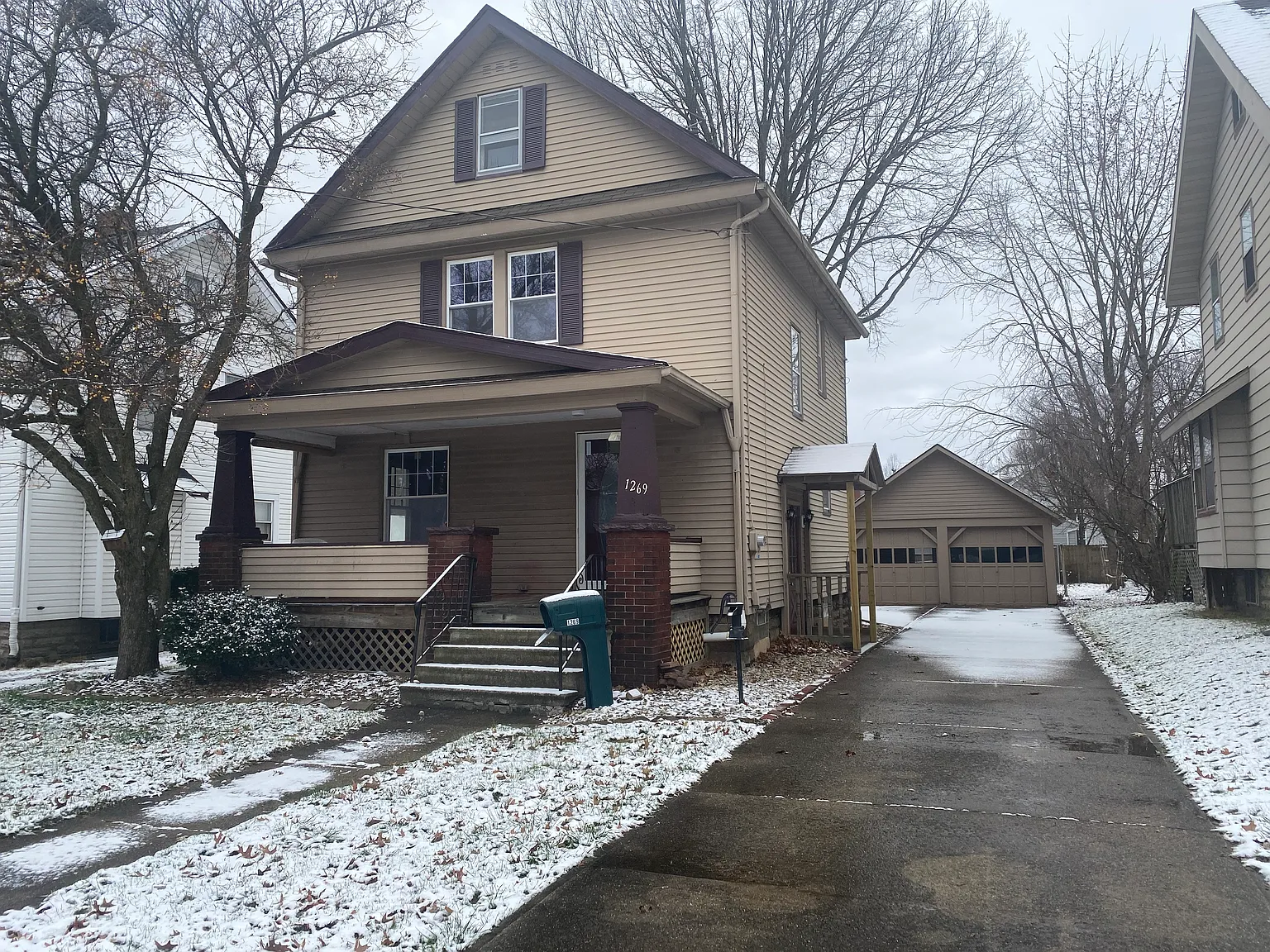 3 bed, 1.5 bath, 1205 sqft, $1,400 — Photo 1
