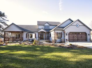 W200S8525 Woods Rd, Muskego, WI 53150